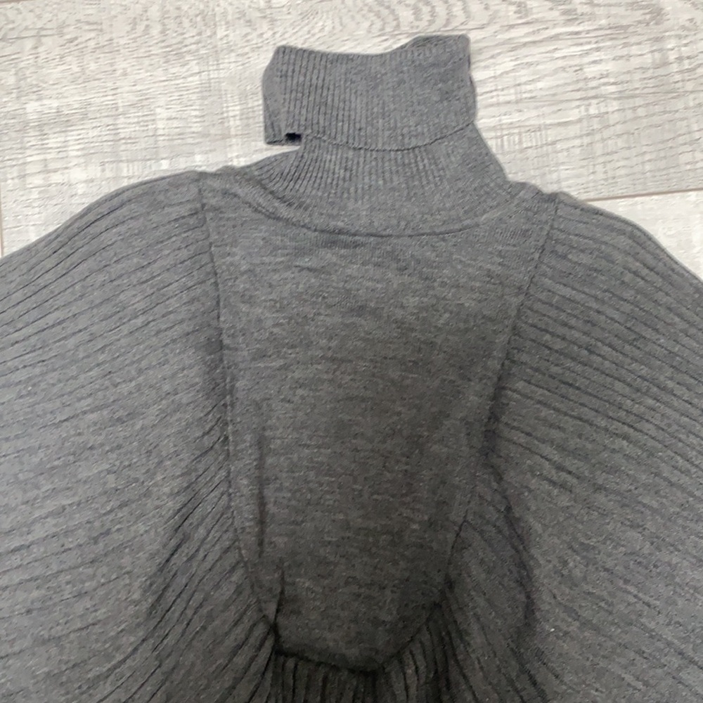 Gorgeous sweater-dress - Picture 3 of 3